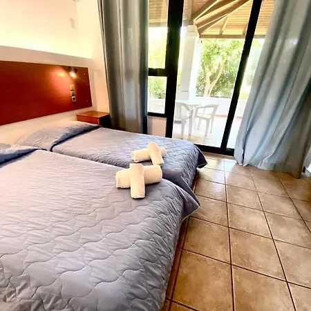 Nireas Corfu 阿查拉维