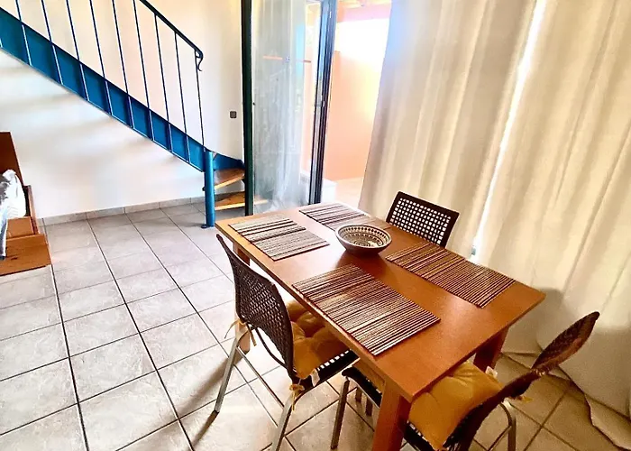 Nireas Corfu 阿查拉维
