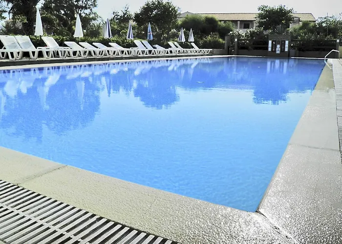 Nireas Corfu 公寓式酒店 3*