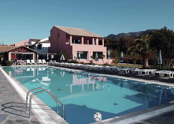 Nireas Corfu 公寓式酒店 3*