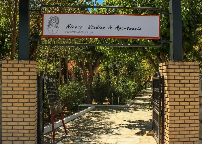 Nireas Corfu 阿查拉维