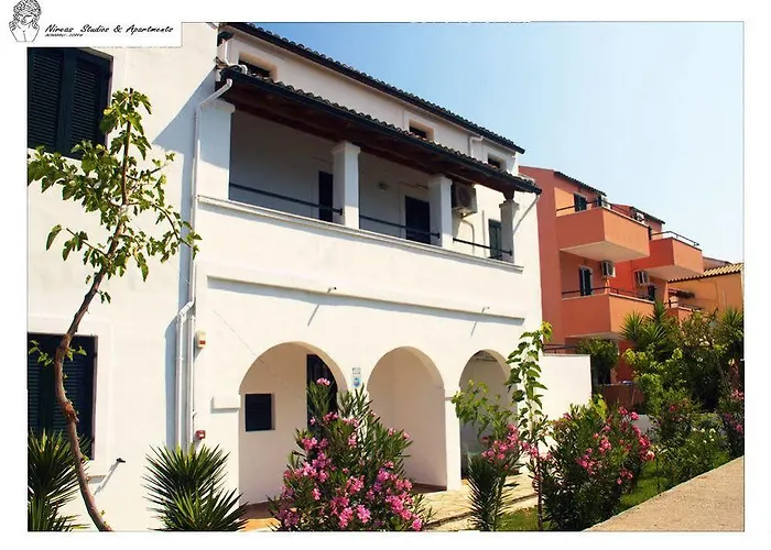 Nireas Corfu 公寓式酒店 3*