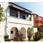 Nireas Corfu Hotel de apartamente 3*