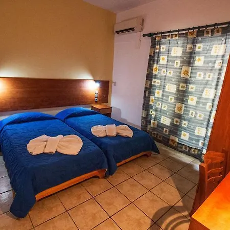 Nireas Corfu 阿查拉维
