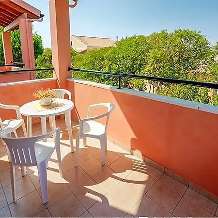 Aparthotel Nireas Corfu