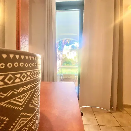 아파트호텔 Nireas Corfu 아카라비